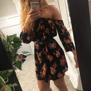 STRAPLESS SLEEVED DRESS